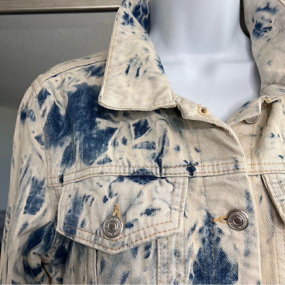 FREE PEOPLE Jones Tie Dye Blue Denim Jacket Size M. - Picture 5 of 11